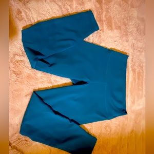 Navy blue leggings